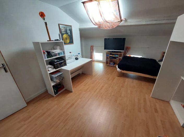 Image No.10-3 Bed House for sale