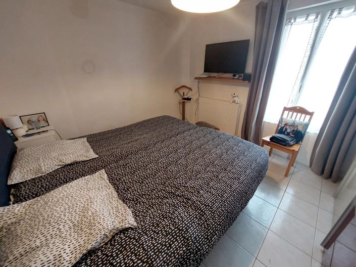 Image No.6-3 Bed House for sale