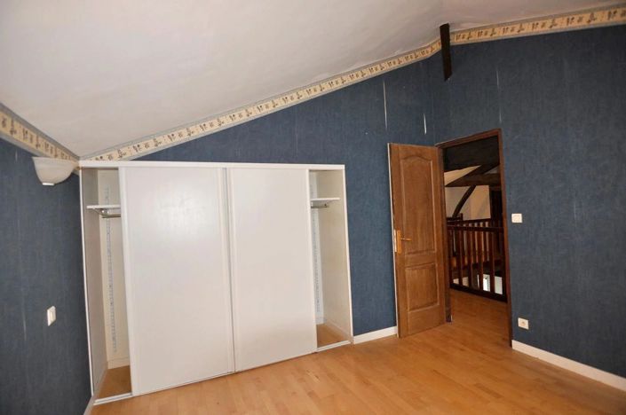 Image No.9-3 Bed House for sale