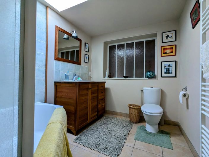 Image No.10-3 Bed House for sale