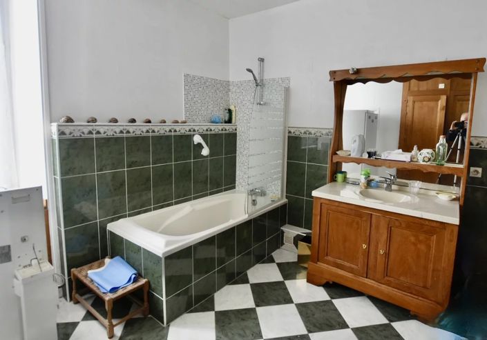 Image No.11-15 Bed Village House for sale