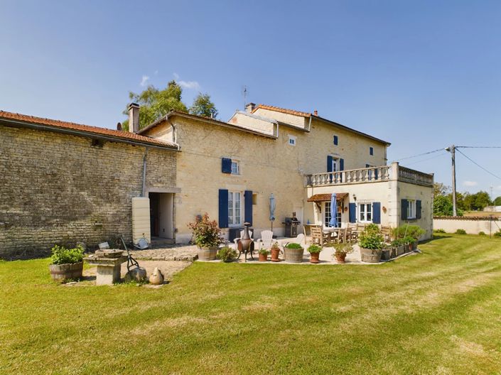 Image No.6-15 Bed Village House for sale