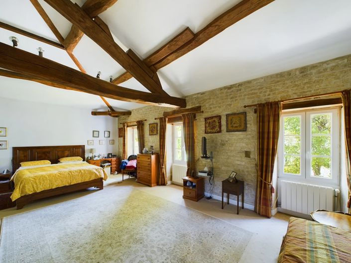 Image No.9-15 Bed Village House for sale