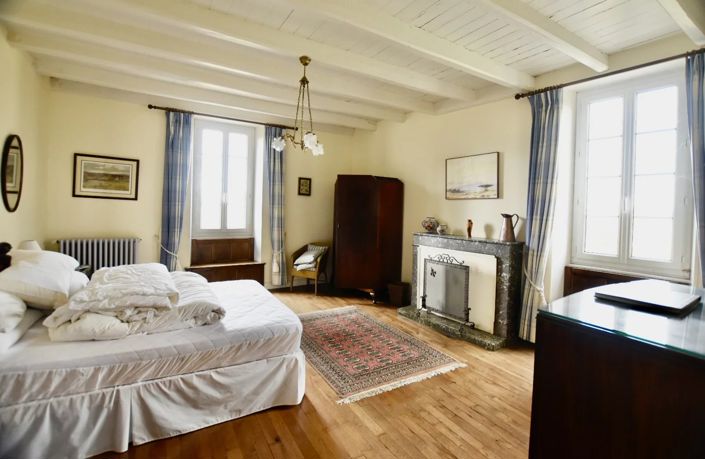 Image No.10-15 Bed Village House for sale