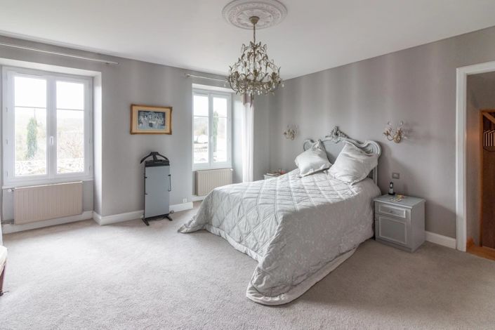 Image No.11-5 Bed House for sale