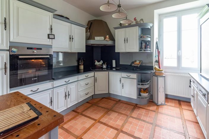 Image No.7-5 Bed House for sale