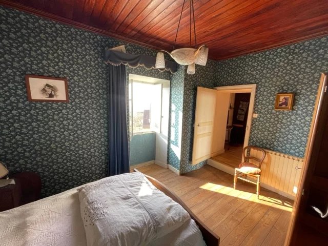 Image No.7-5 Bed House for sale