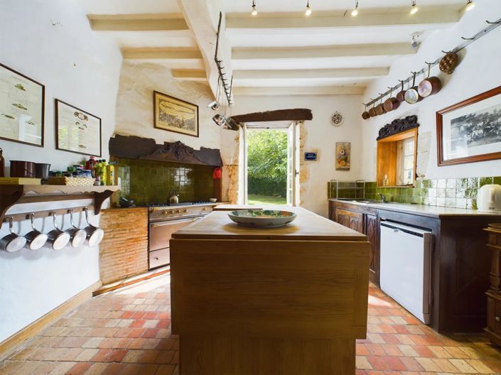 Image No.7-9 Bed House for sale