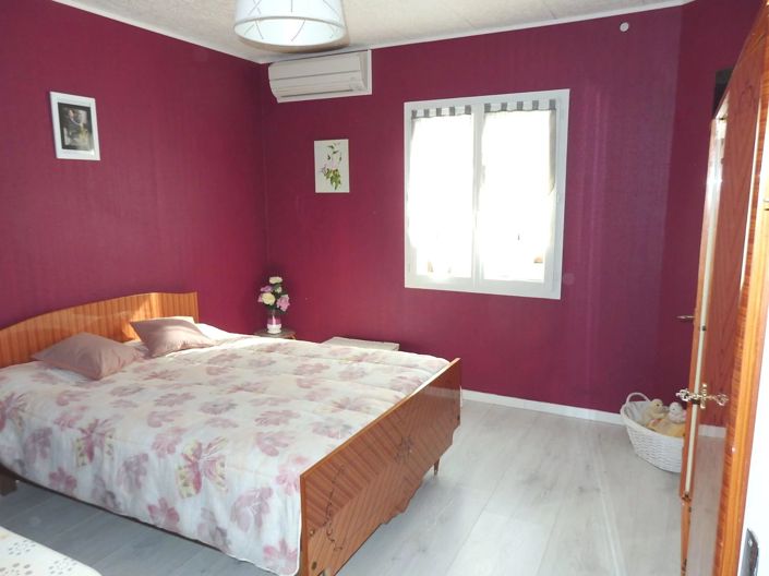 Image No.8-2 Bed House for sale