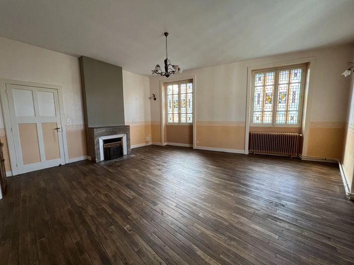 Image No.8-7 Bed Village House for sale