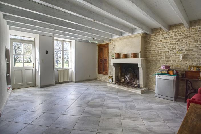 Image No.11-3 Bed House for sale