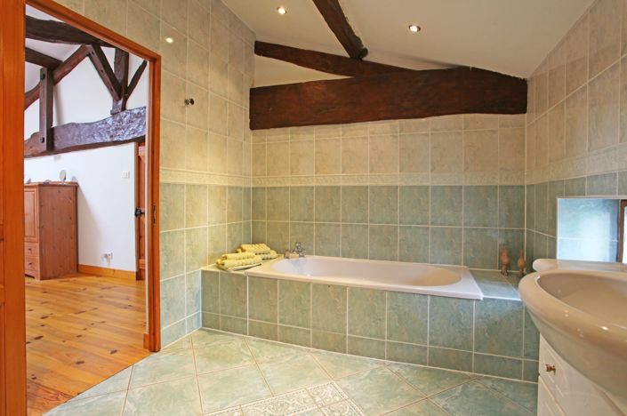 Image No.12-4 Bed House for sale