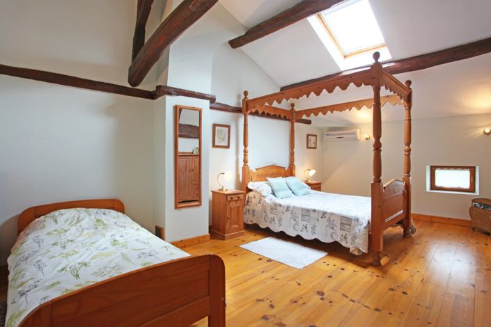 Image No.9-4 Bed House for sale