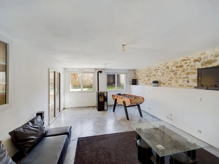 Image No.12-15 Bed House for sale