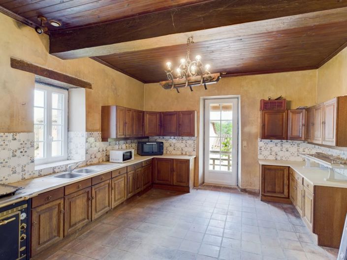 Image No.6-15 Bed House for sale