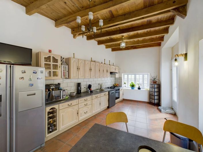 Image No.8-15 Bed House for sale