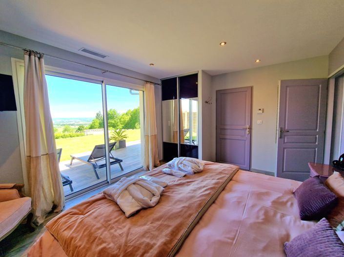 Image No.12-3 Bed House for sale