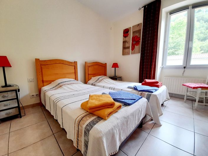 Image No.6-5 Bed House for sale