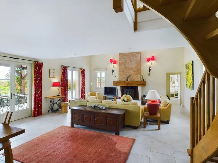 Image No.11-3 Bed House for sale