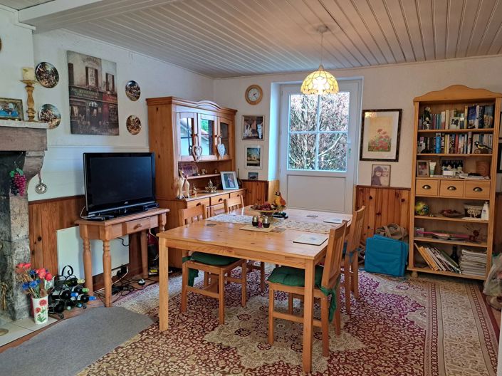 Image No.10-3 Bed House for sale