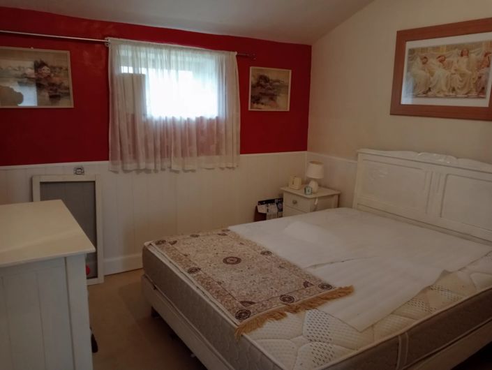 Image No.8-2 Bed House for sale