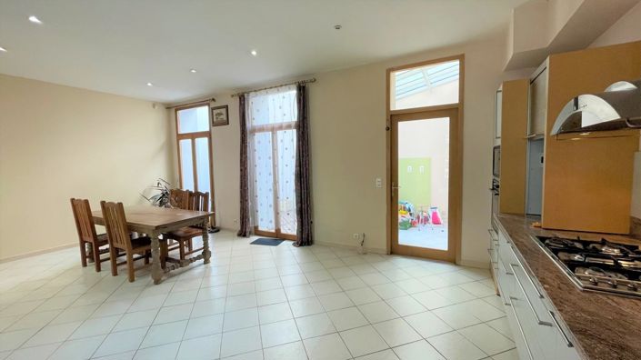 Image No.9-4 Bed House for sale