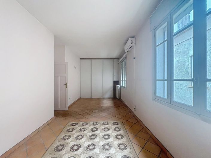 Image No.15-4 Bed House for sale