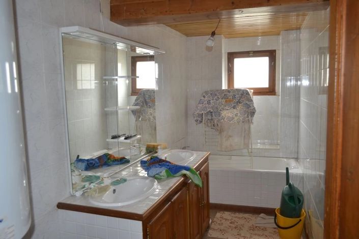 Image No.7-4 Bed House for sale