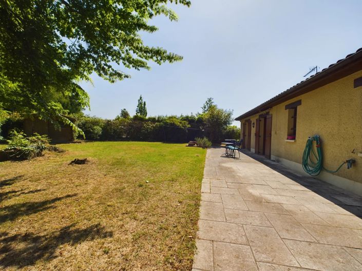 Image No.10-3 Bed House for sale