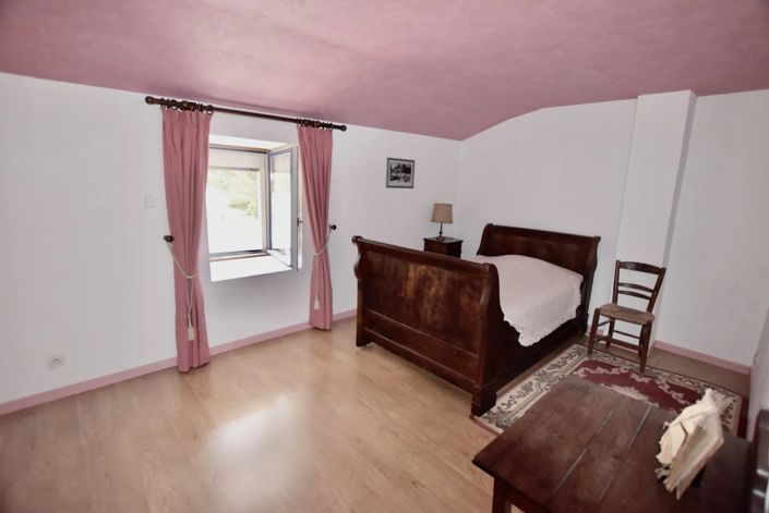 Image No.11-7 Bed Village House for sale