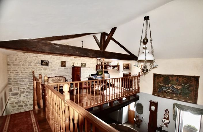 Image No.7-7 Bed Village House for sale