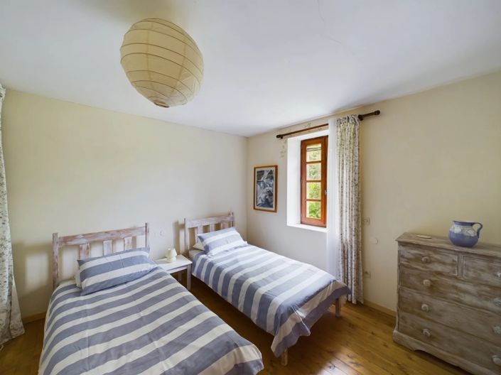 Image No.10-4 Bed House for sale