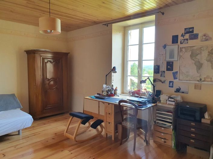 Image No.10-2 Bed House for sale