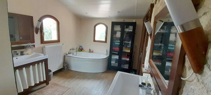 Image No.15-4 Bed House for sale