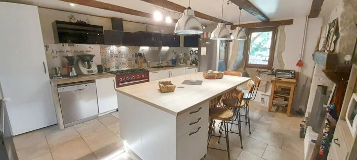Image No.3-4 Bed House for sale