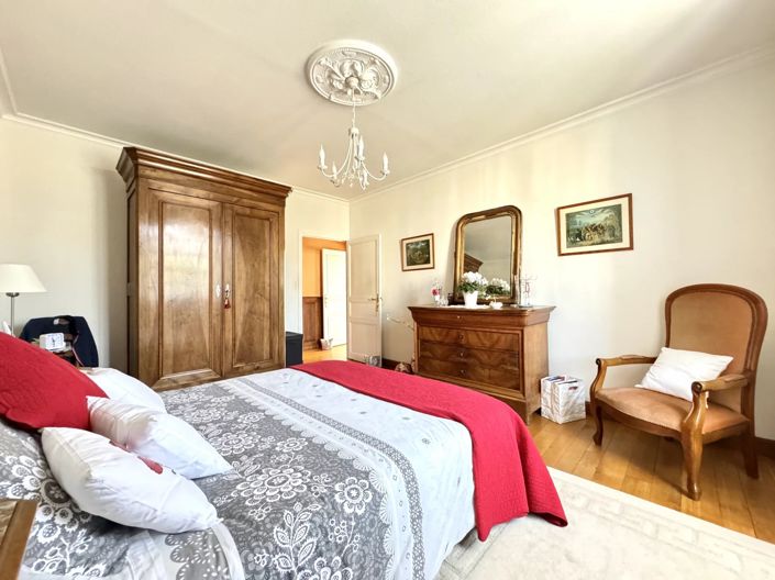 Image No.9-4 Bed House for sale