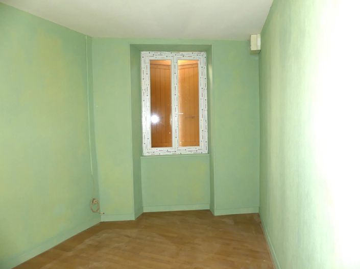 Image No.10-3 Bed House for sale