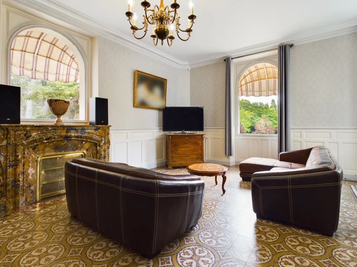 Image No.5-11 Bed House for sale