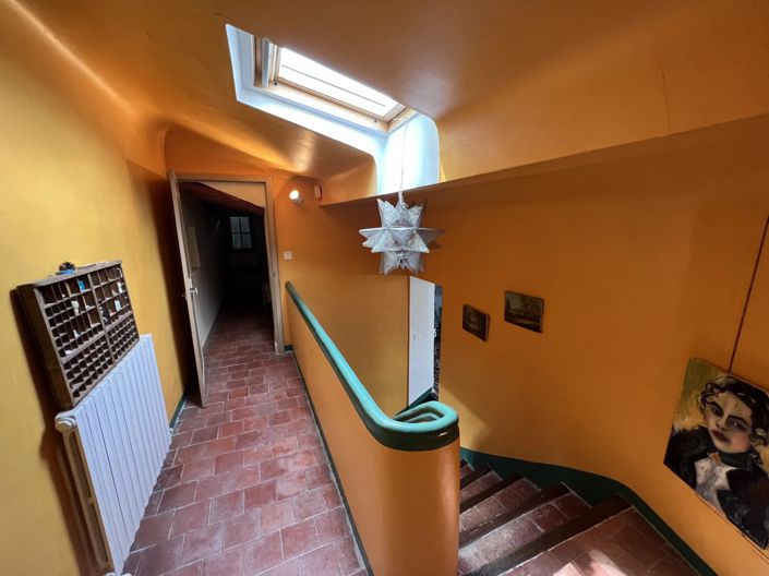 Image No.8-9 Bed House for sale