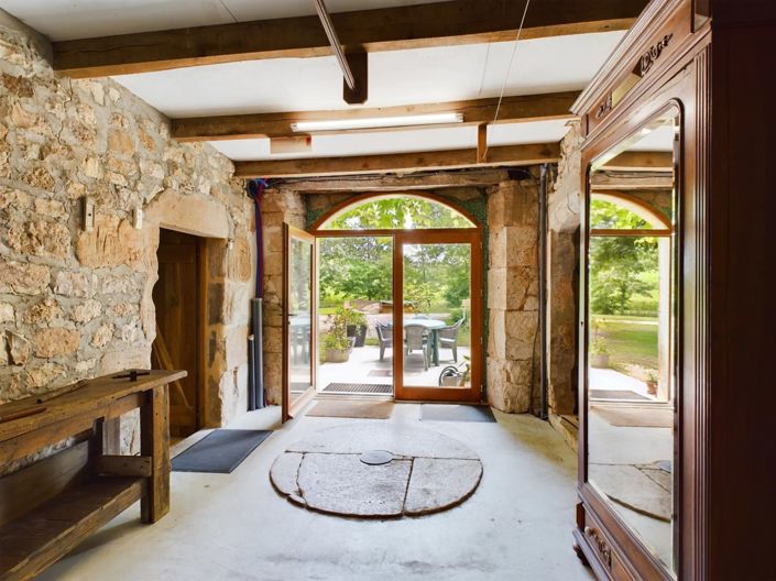 Image No.5-2 Bed House for sale