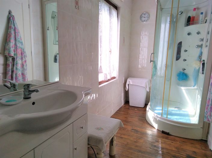 Image No.8-4 Bed House for sale