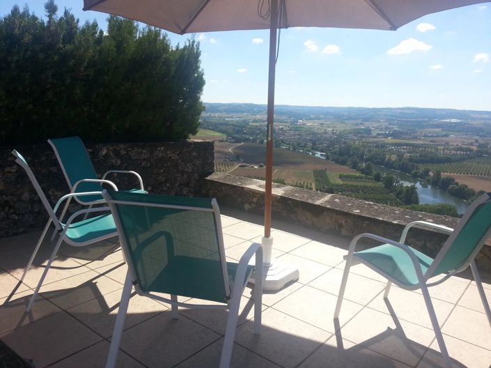 Image No.2-4 Bed House for sale