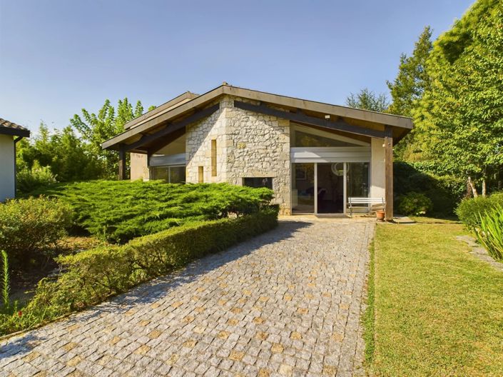 Image No.2-8 Bed Village House for sale