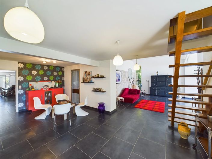 Image No.4-8 Bed Village House for sale