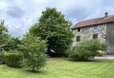 1 - La Péruse, Village House