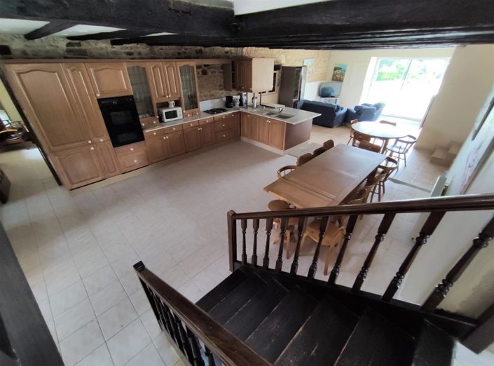 Image No.8-7 Bed House for sale