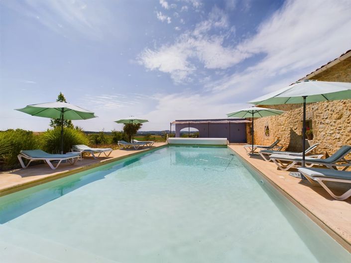 Image No.1-8 Bed House for sale