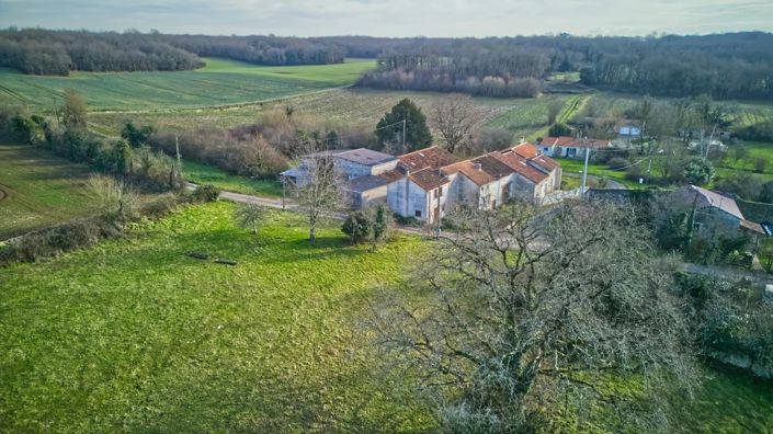 Image No.2-Maison de 2 chambres à vendre à Saint-Gourson