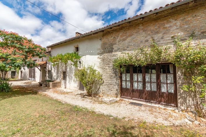 Image No.1-6 Bed House for sale