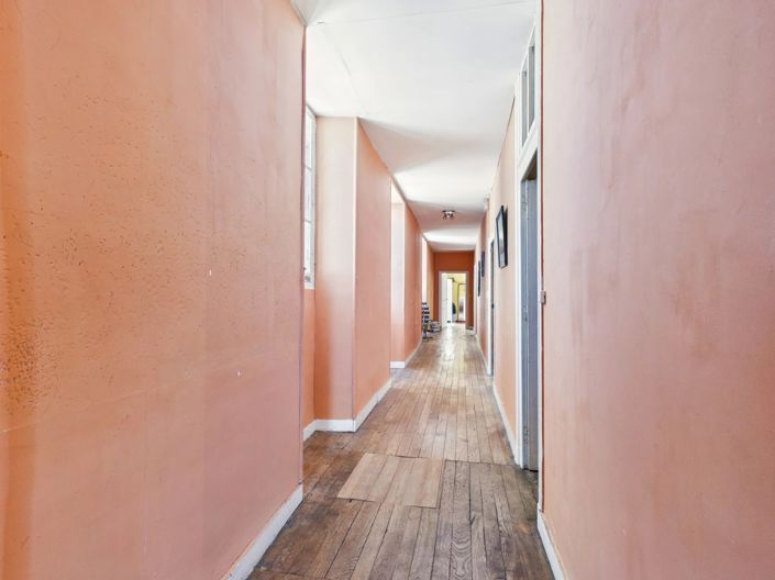 Image No.10-7 Bed Village House for sale